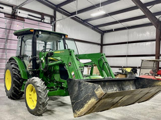 Tractor de vanzare John Deere 5075E in conditie excelenta foto 3