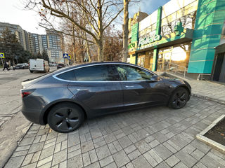 Tesla Model 3 foto 2