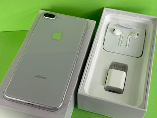 iPhone 8 Plus 64 GB Silver