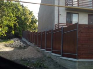 Facem garduri..