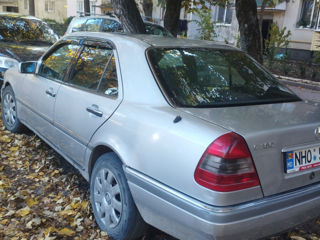 Mercedes C-Class foto 10