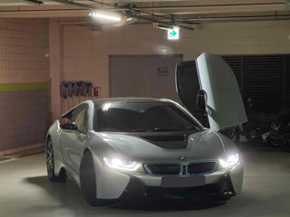 BMW i8 foto 1