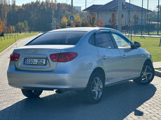 Hyundai Elantra foto 5