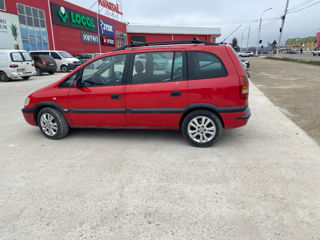 Opel Zafira foto 1