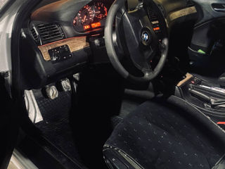 BMW 3 Series foto 5