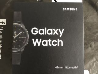 Samsung Galaxy Watch 42mm - Цвет: Black. (Запечатаны). foto 1