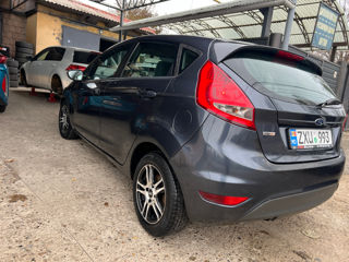 Ford Fiesta foto 4