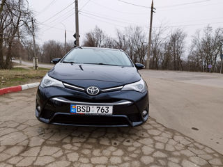 Toyota Avensis foto 8