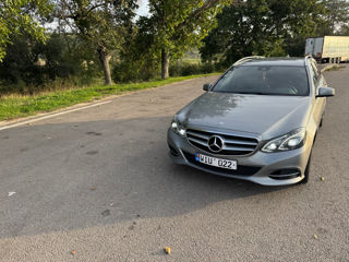 Mercedes E-Class foto 1