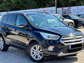 Ford Kuga foto 2