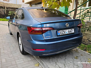 Volkswagen Jetta foto 3