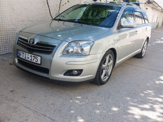 Toyota Avensis foto 6