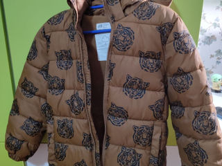 Куртка H&M зимняя на 7-9 лет foto 1