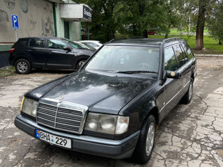 Mercedes Series (W124)