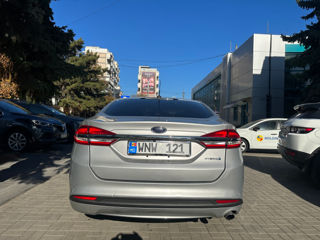 Ford Fusion foto 2