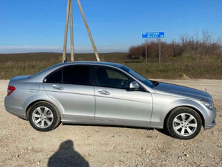 Mercedes C-Class foto 2