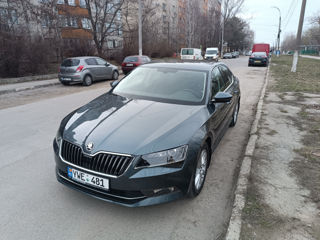 Skoda Superb foto 1