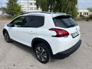 Peugeot 2008 foto 3