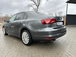 Volkswagen Jetta foto 7