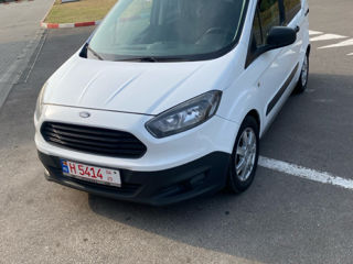 Ford Transit Courier foto 1