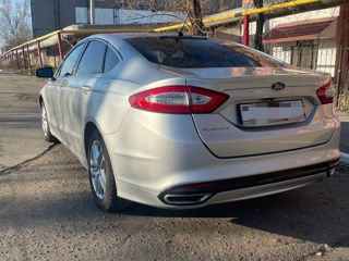 Ford Fusion foto 4