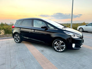 KIA Carens foto 2