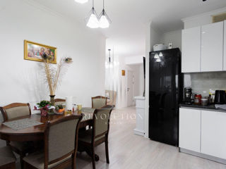 Apartament cu 2 camere, 70 m², Buiucani, Chișinău foto 2