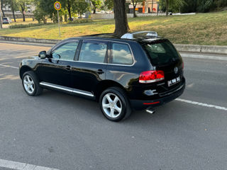 Volkswagen Touareg foto 8