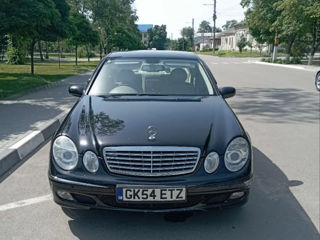 Mercedes E-Class foto 2