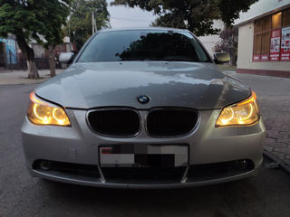 BMW 5 Series foto 2