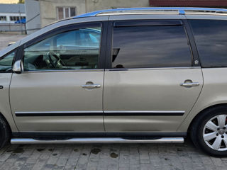 Volkswagen Sharan foto 2