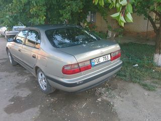 Toyota Carina foto 1