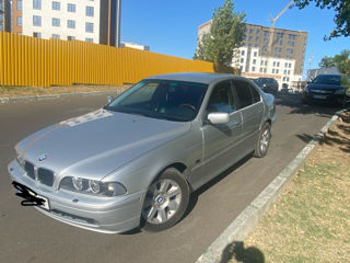 BMW 5 Series foto 1