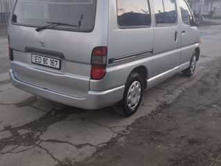 Toyota Hiace foto 3