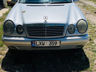 Mercedes E-Class foto 4