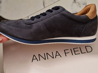 Anna Field foto 2