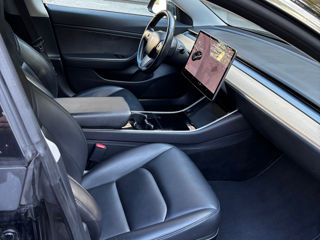 Tesla Model 3 foto 5