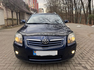 Toyota Avensis foto 6