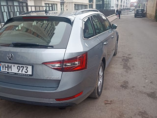 Skoda Superb foto 3