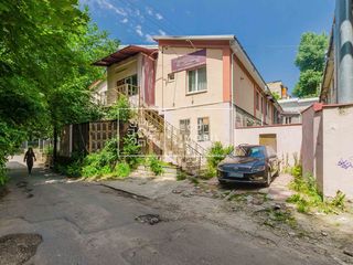 Râșcani, str. Nicolae Dimo, vânzare oficiu, teren privat de 17 ari, 1300 m.p, 475000€ foto 1