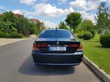 BMW 7 Series фото 10