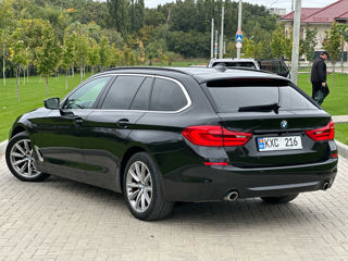 BMW 5 Series Touring foto 4