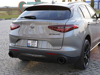 Alfa Romeo Stelvio foto 4