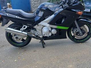 Kawasaki ZZR 600 foto 3