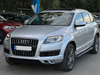 Audi Q7 фото 1