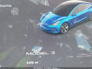 Tesla Model 3 foto 14