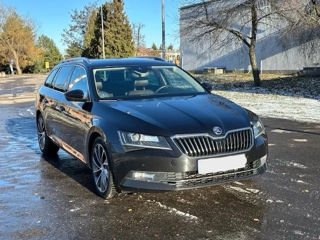 Skoda Superb foto 2