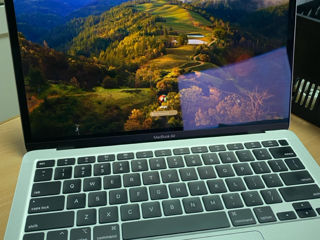 Macbook Air 2020 13-inch foto 2