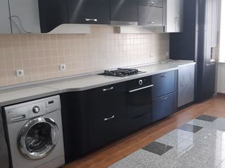 Apartament cu 2 camere, 90 m², Centru, Chișinău foto 2