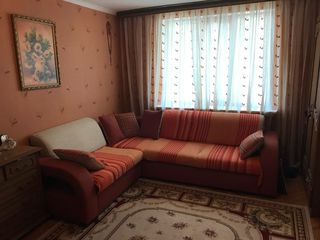 vind apartament cu 3 camere foto 1